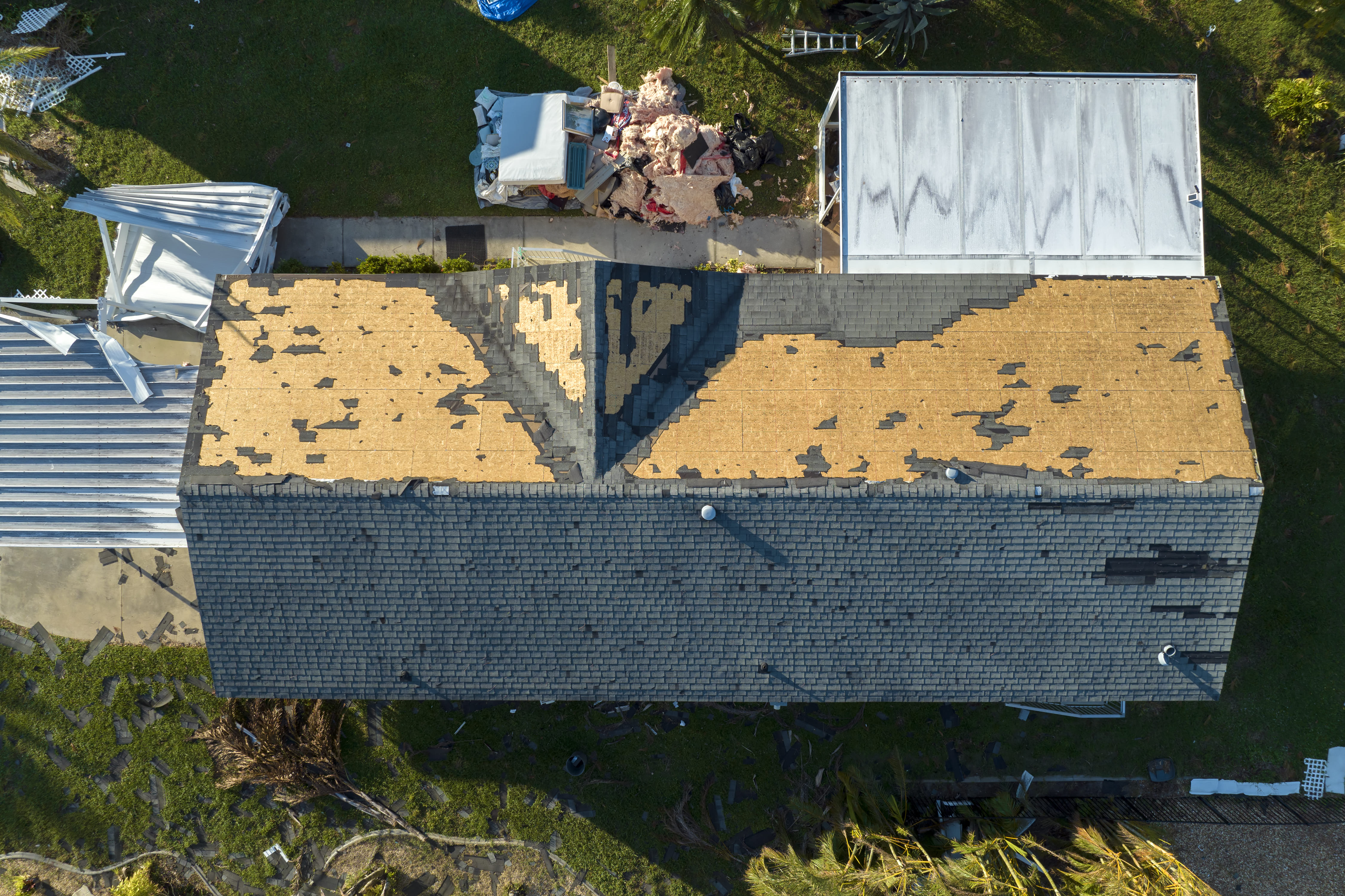 Shingle Roof Replacement in Houston: What You Need to Know Before Starting